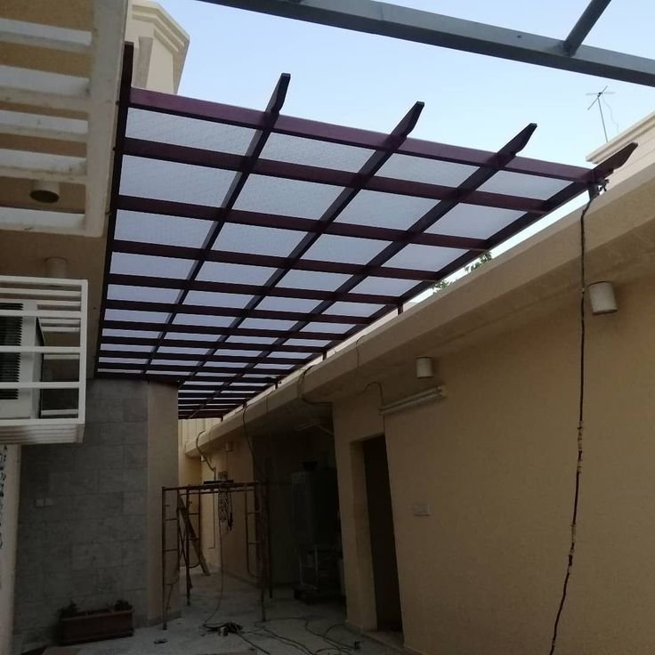 تركيب برجولة لتغطية جلسة خارجية